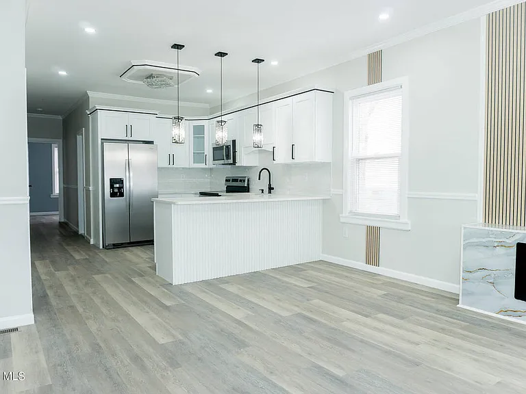 418 3rd St #1 — Photo 7