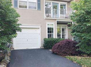 515 Green Mountain Rd, Mahwah, NJ 07430