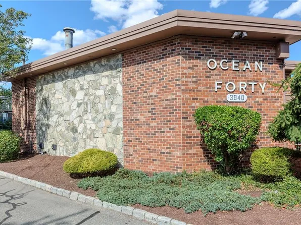 3940 Post Rd APT 7, Warwick, RI 02886