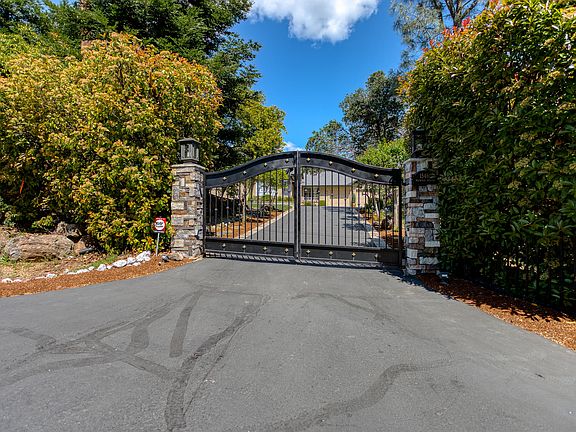 4th image of 15460 Mountain Shadows Dr