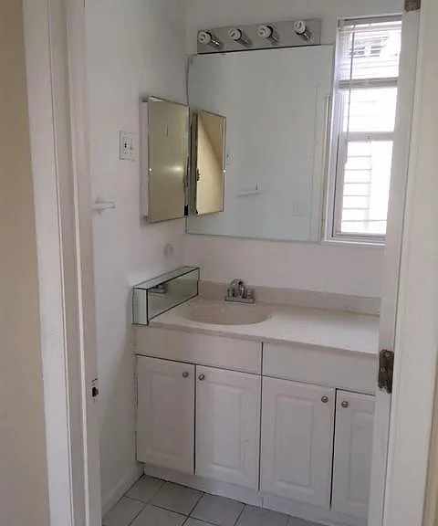 1237 W Wellington Ave #CH — Photo 21