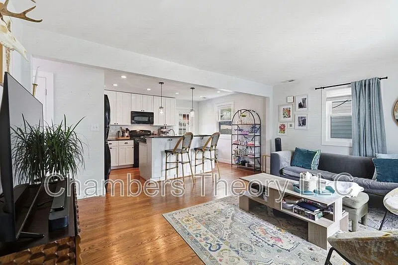3 bed, 2.0 bath, 960 sqft, $3,500 — Photo 4