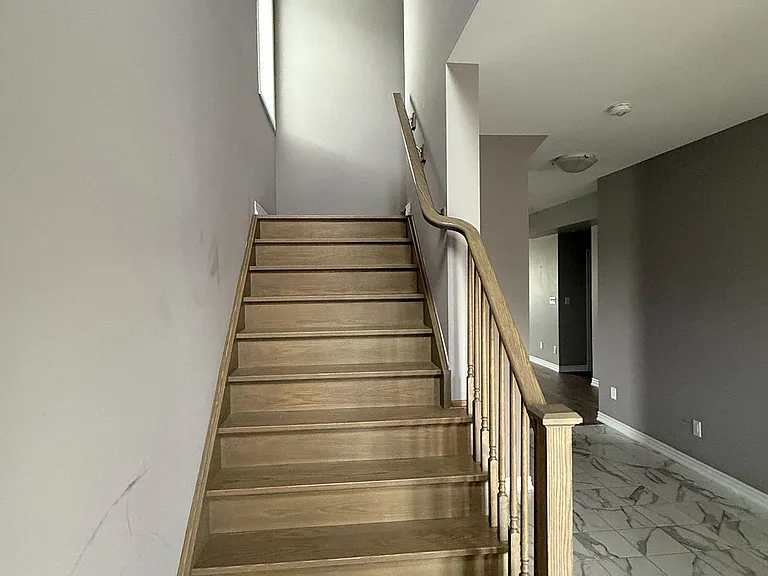 96 Bethune Ave — Photo 8