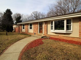 S15W37287 Willow Springs Dr, Dousman, WI 53118