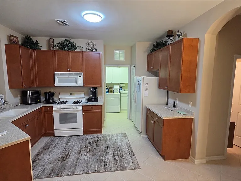 9305 Aviano Dr — Photo 7