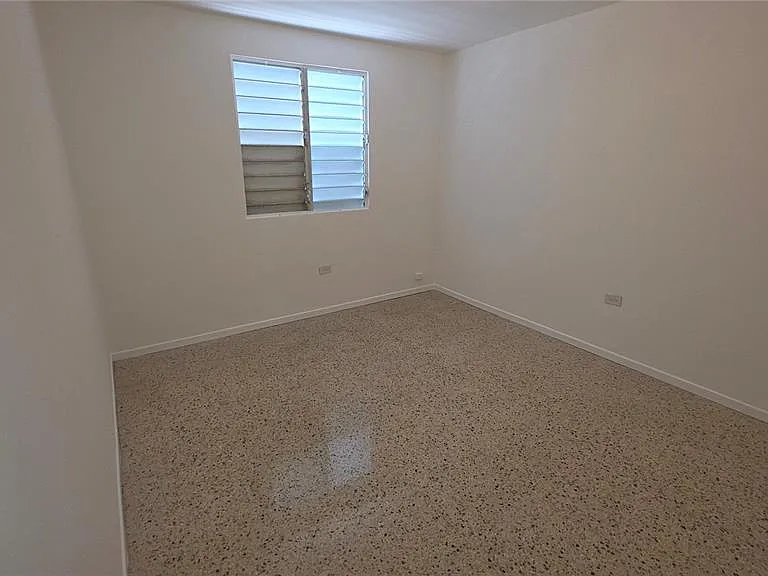 2A3 Apt Ave #4 — Photo 5