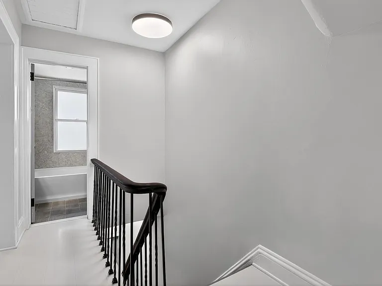 59 W 6th St — Photo 11