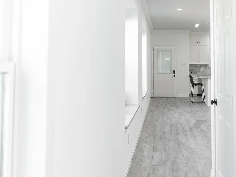 107 Pinkston St — Photo 3