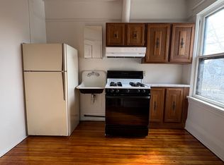 511 Franklin St APT D, Waukegan, IL 60085