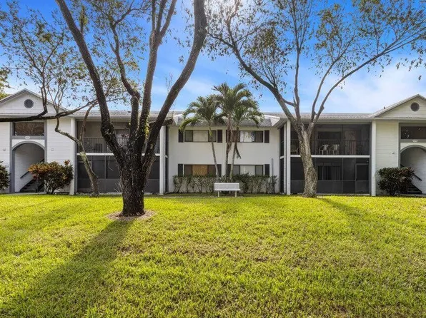 15449 Lakes Of Delray Blvd, Delray Beach, FL 33484