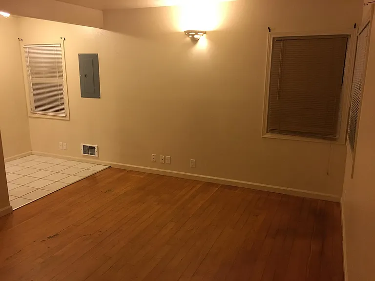 822 Sunset Blvd NE #101 — Photo 2