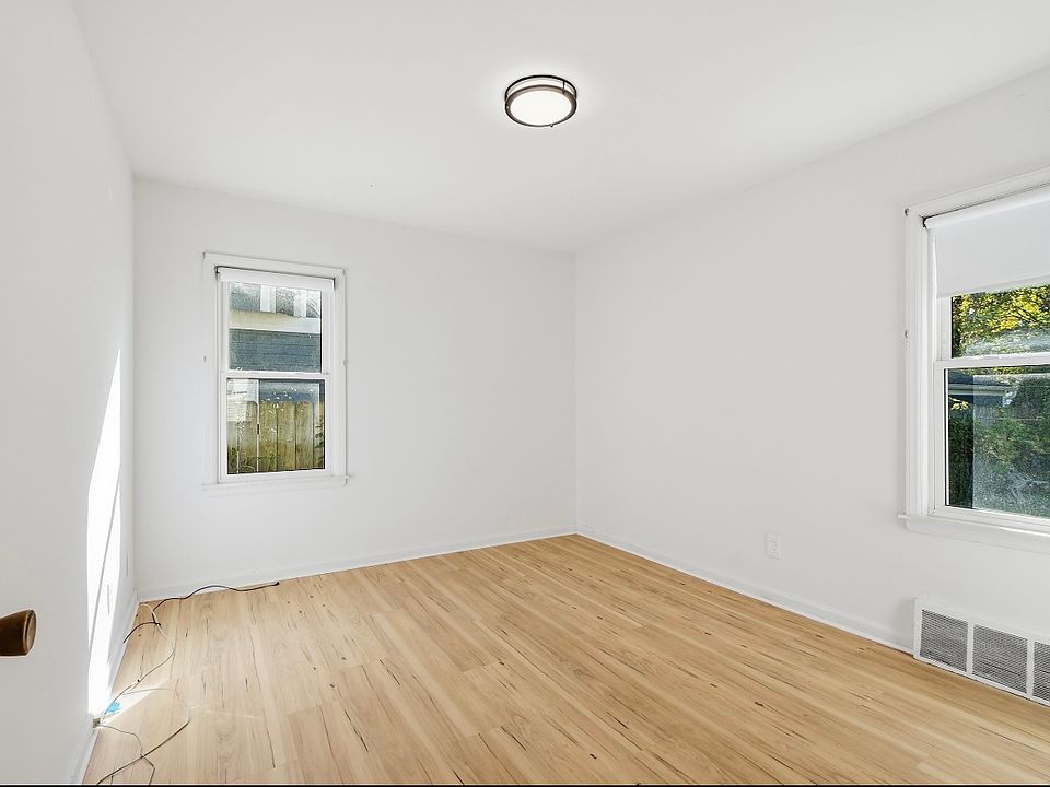 1943 Buckingham Ave, photo 9