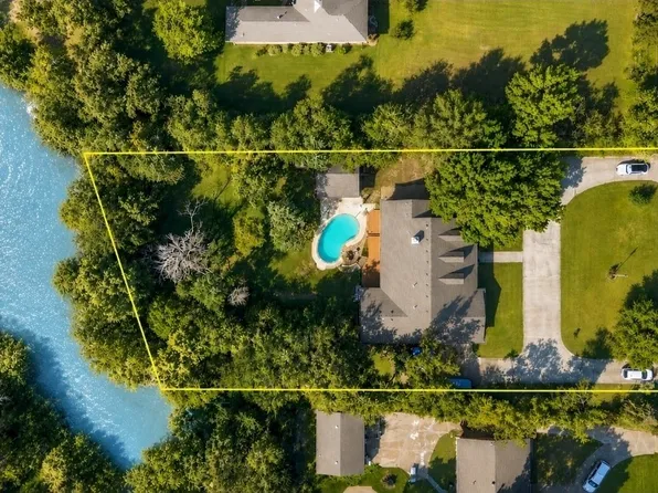 218 New Market Rd, Mesquite, TX 75149