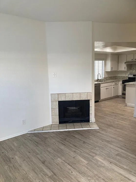 2 bed, 2.5 bath, 1100 sqft, $4,600 — Photo 4