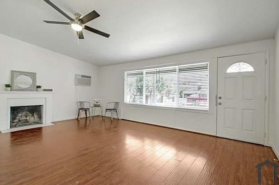 2nd image of 10161 Kenilworth Way #A