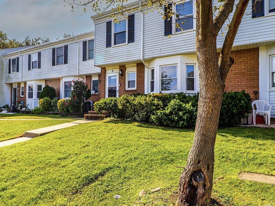 1st image of 7 Dogwood Ct
