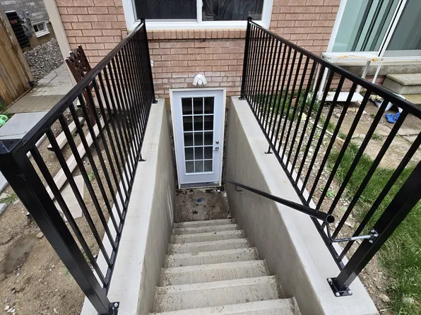 6608 Lisgar Dr #Basement, Mississauga, ON L5N 6W1