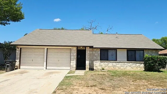 3 bed, 2.0 bath, 1108 sqft, $1,495 — Photo 1