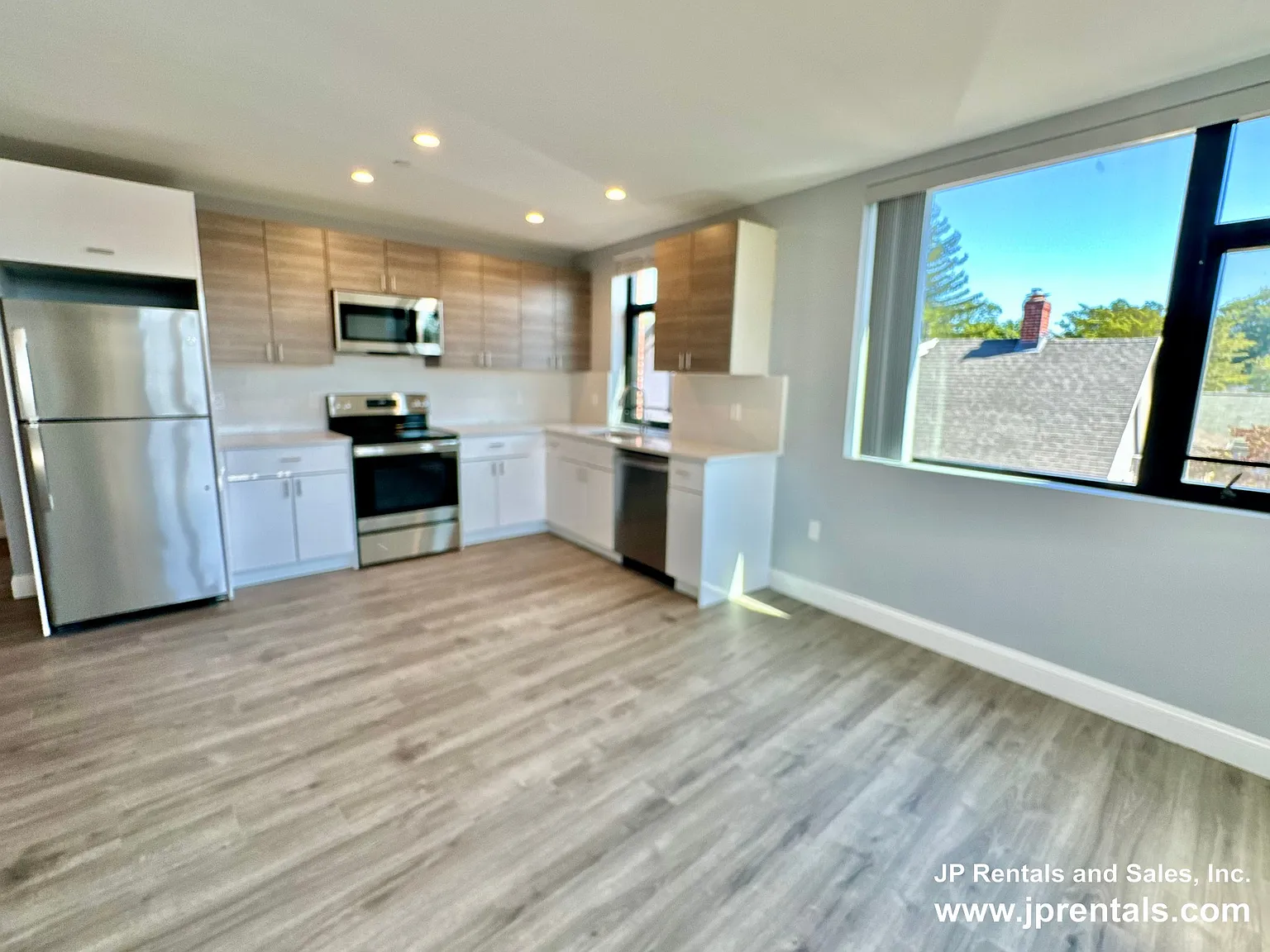 1 bed, 1.0 bath, 600 sqft, $2,500 — Photo 2