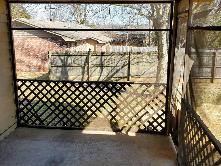 1102 Scottie Ln — Photo 10