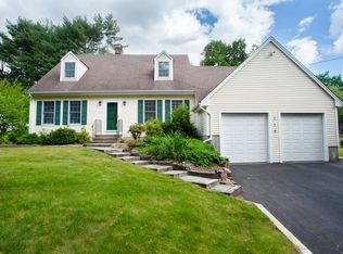 118 Plank Hill Rd, Simsbury, CT 06070