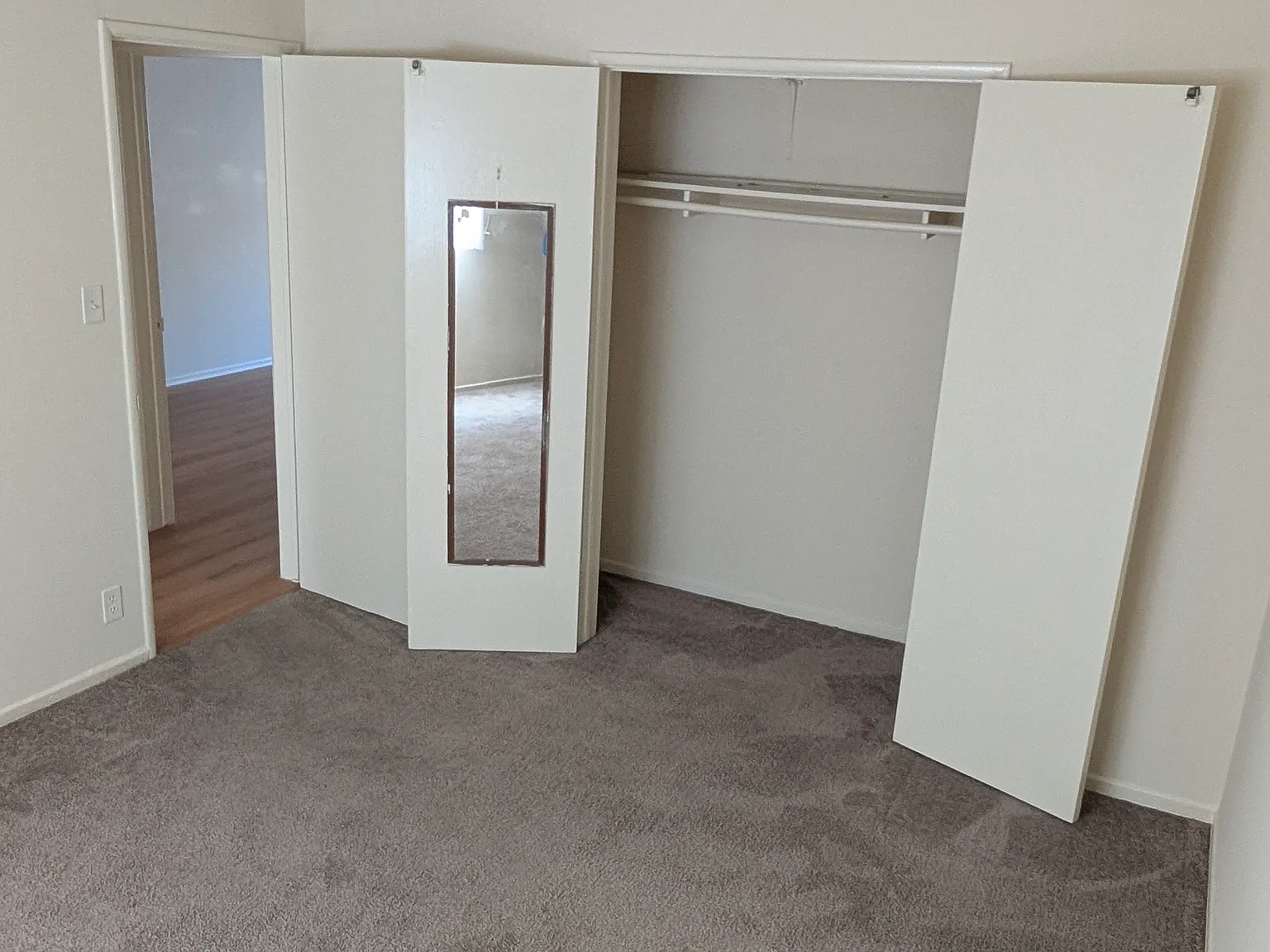 1 bed, 700 sqft, $1,900 — Photo 4