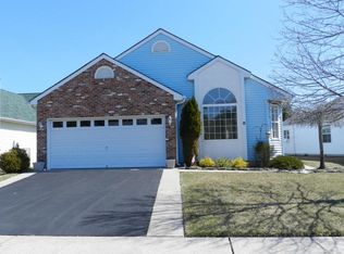 8 Cancun St, Toms River, NJ 08757