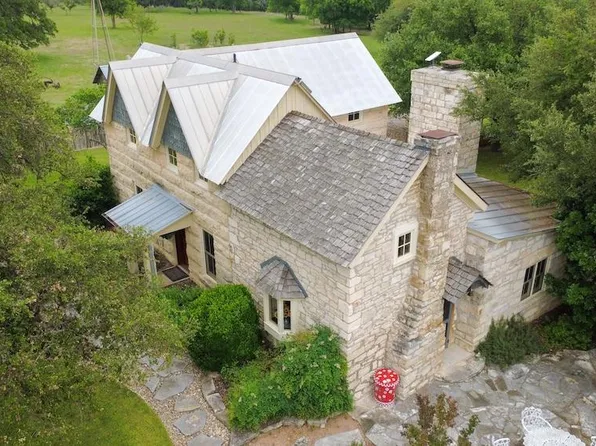 1251 Doebbler Rd, Fredericksburg, TX 78624