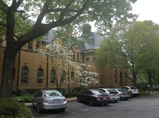 60 Glen Rd #T9, Brookline, MA 02445