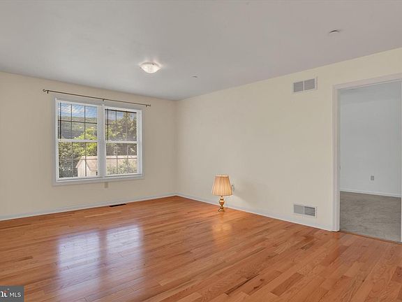 5th image of 1203 Lincoln St