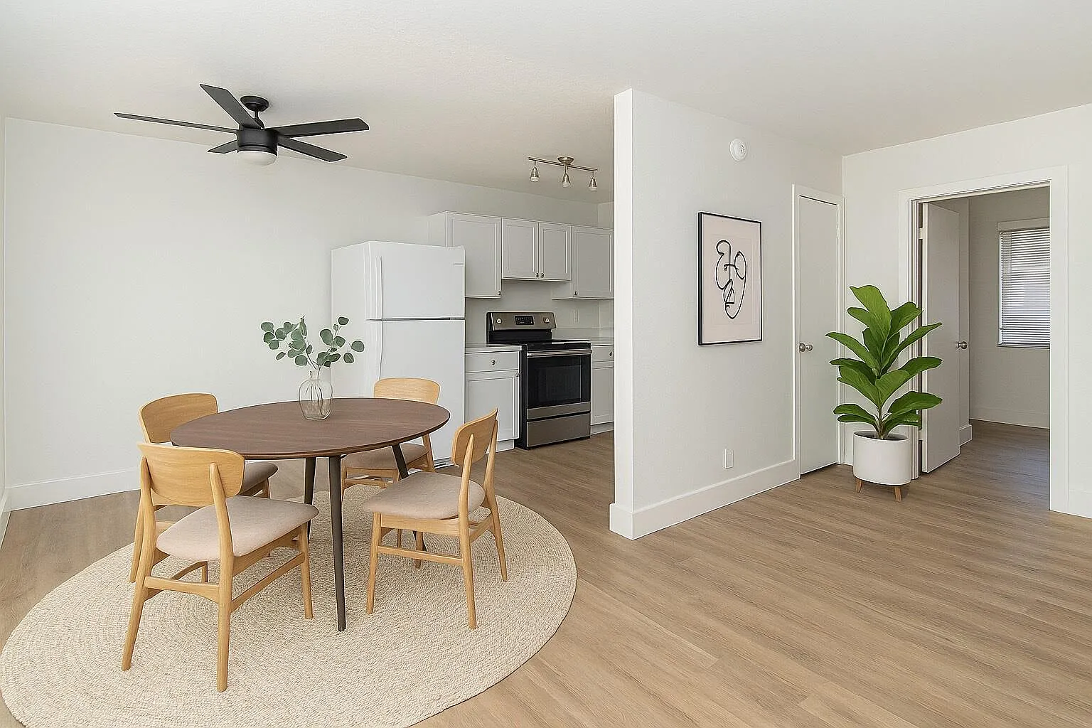 1 bed, 1.0 bath, 600 sqft, $1,499 — Photo 2