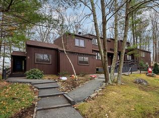 3 Redwood Dr, Highland Mills, NY 10930