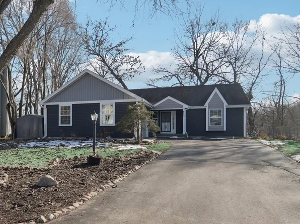 4213 Hale Ln, Island Lake, IL 60042