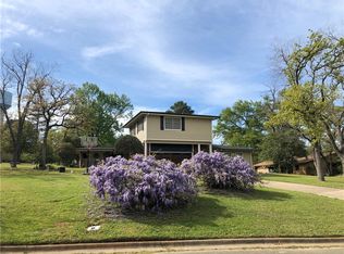 70 Post Oak Pl, Rockdale, TX 76567