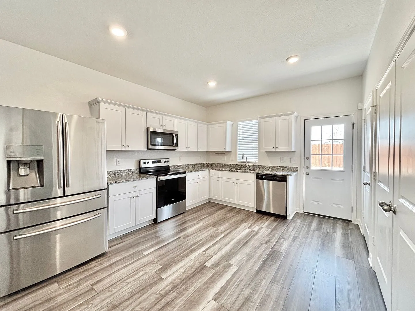 Beautiful 1-Story Home! — Photo 4