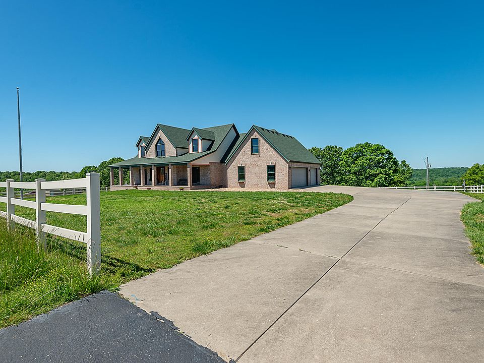 1st image of 449 Greenway Drive