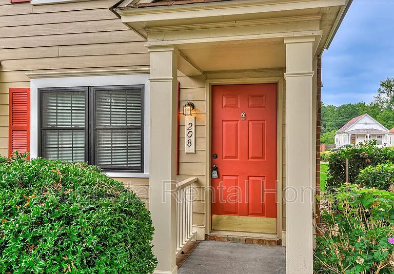 208 W Buena Vista Ave #1 — Photo 4