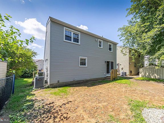 4th image of 228 Leona Ct