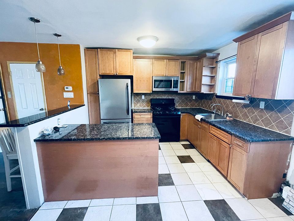 1st image of 247 Graff Ave Floor 2