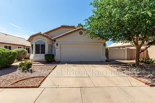 881 E Baylor Ln Photo 1