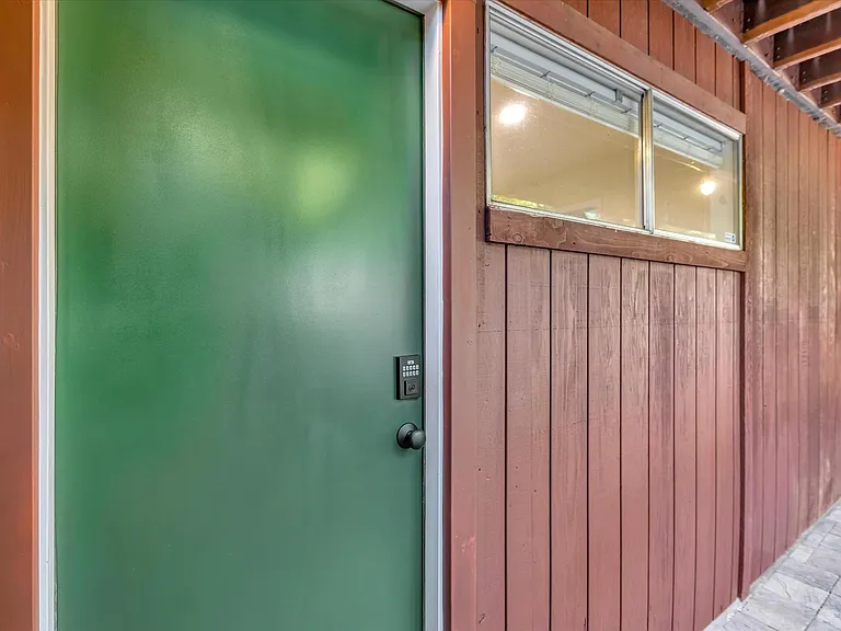 21050 Canyon View Dr — Photo 18
