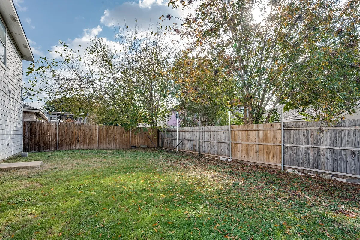 Unit Photo - 10141 Chapel Rock Dr