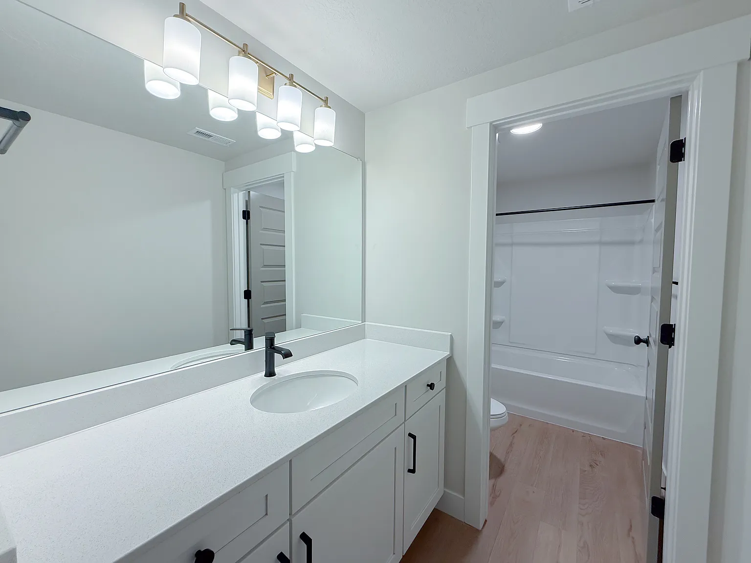 2 bed, 1111 sqft, $1,500 — Photo 3