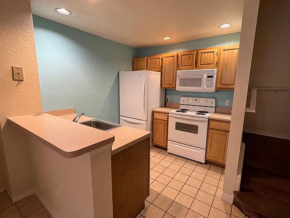 3rd image of 4005 Venetian Bay Dr APT 106