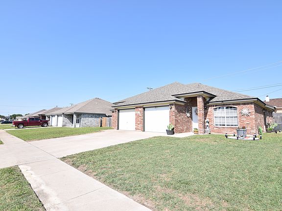 3rd image of 3808 Hitchrock Dr #B