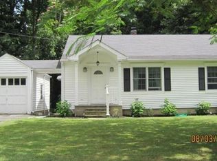 23 Meadowpark Ave N, Stamford, CT 06905