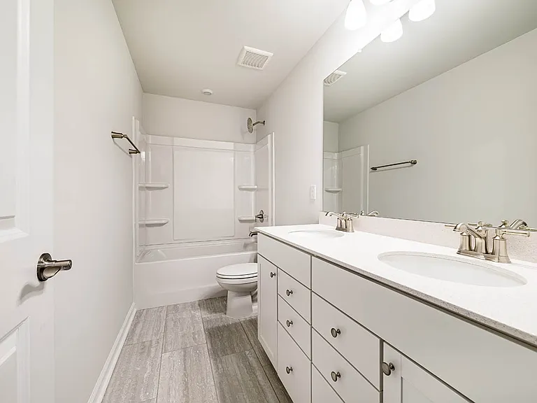 1400 Hollyview Ave — Photo 32