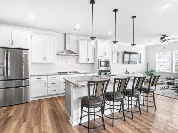 106 Renny Aly, Charlotte, NC 28217