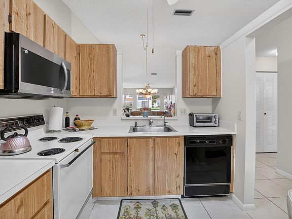 3rd image of 8697 Sunbird Pl