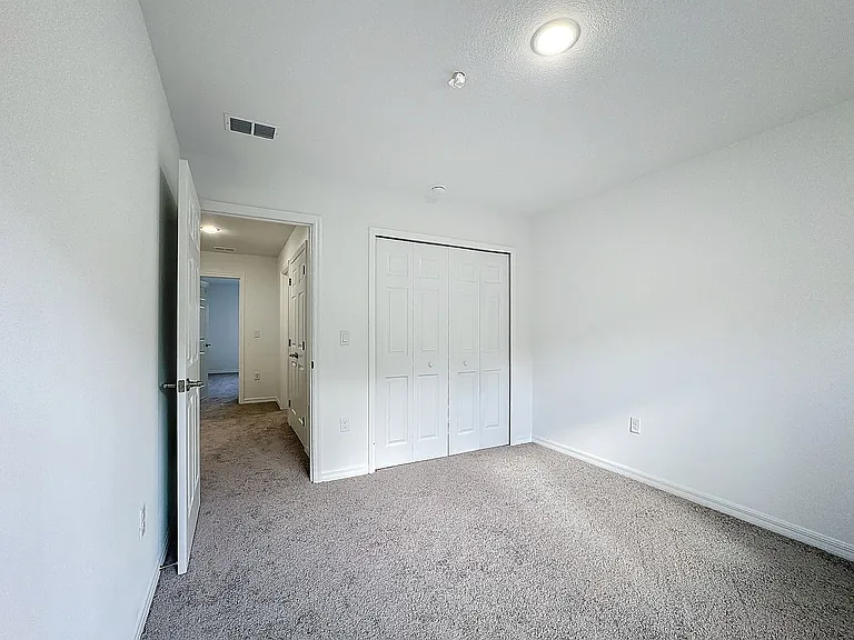 1711 Barton Towne Cir — Photo 27